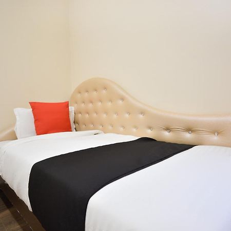 Capital O Moments Inn Amritsar Extérieur photo