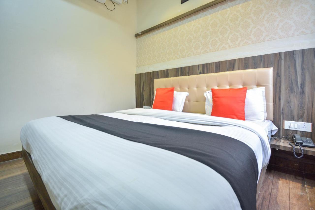 Capital O Moments Inn Amritsar Extérieur photo