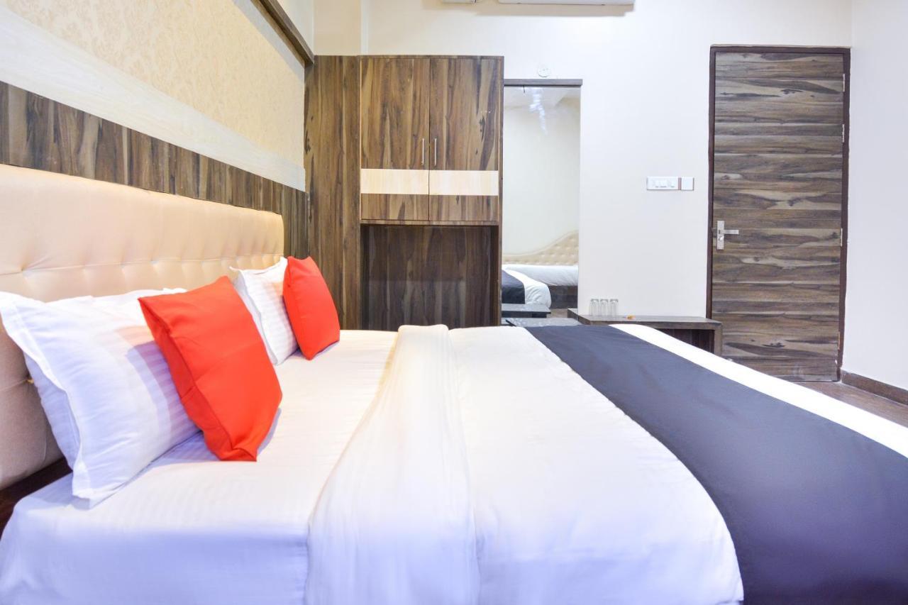 Capital O Moments Inn Amritsar Extérieur photo