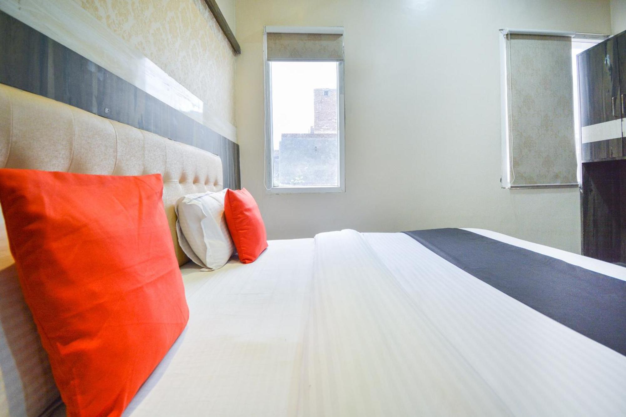 Capital O Moments Inn Amritsar Extérieur photo