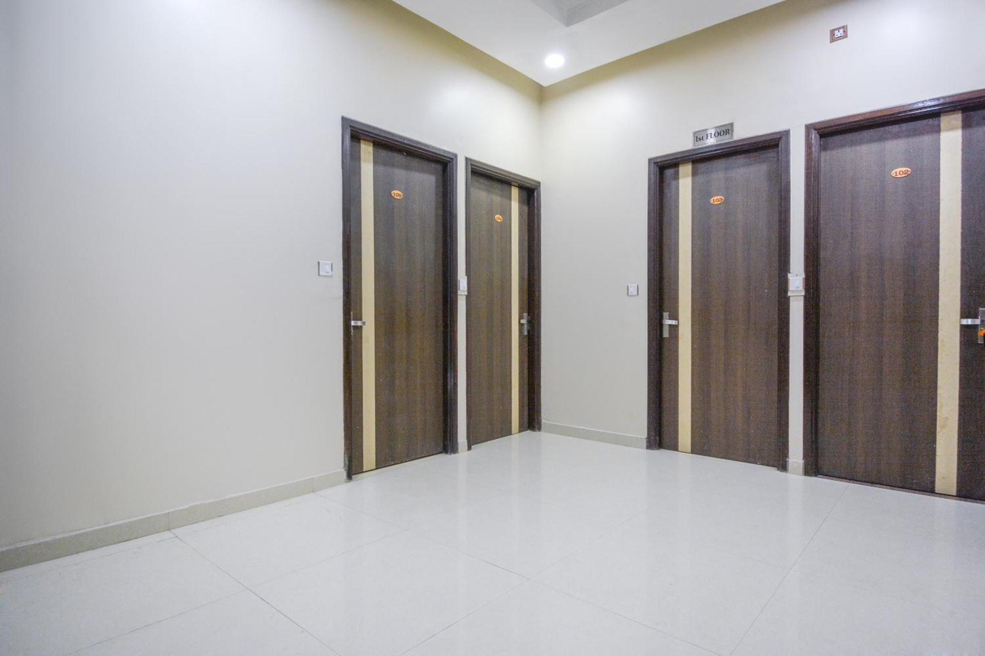 Capital O Moments Inn Amritsar Extérieur photo