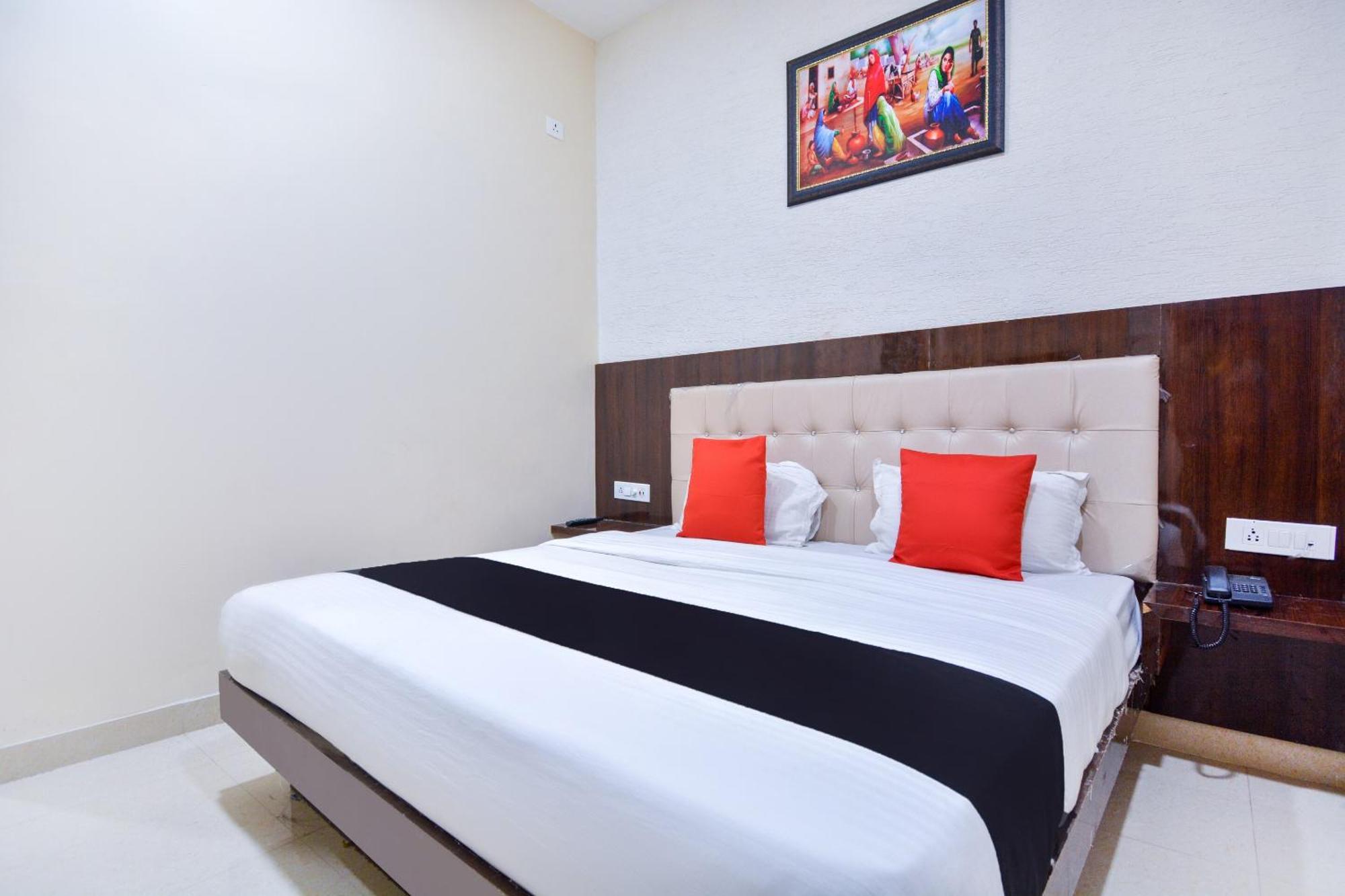 Capital O Moments Inn Amritsar Extérieur photo