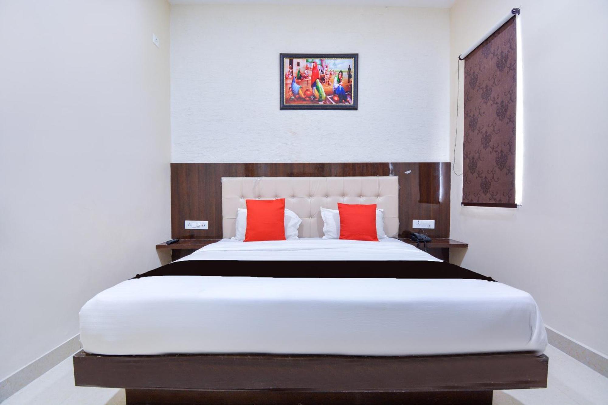 Capital O Moments Inn Amritsar Extérieur photo