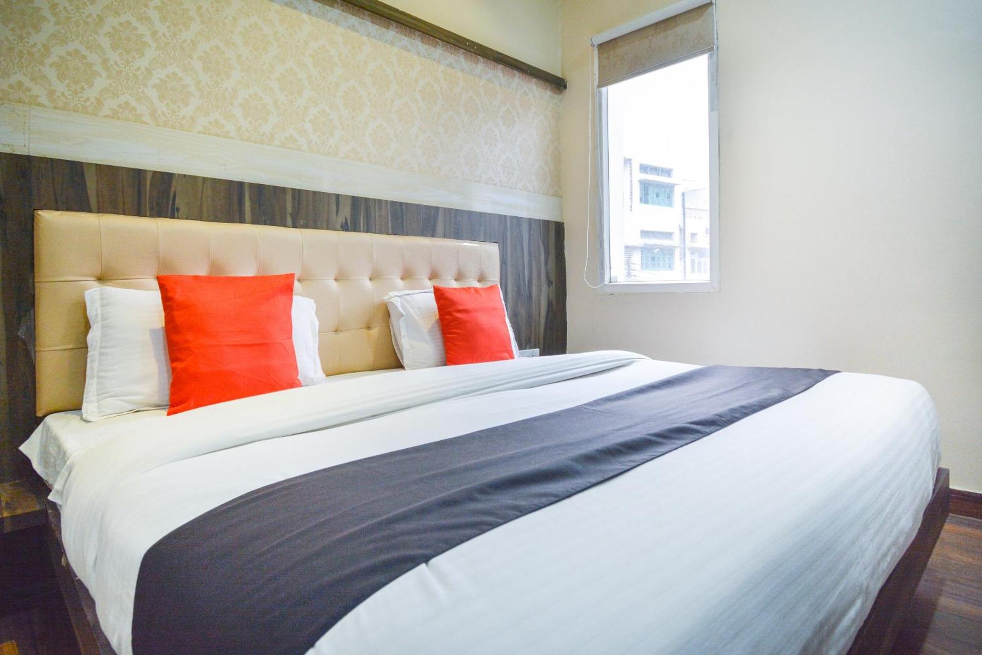 Capital O Moments Inn Amritsar Extérieur photo