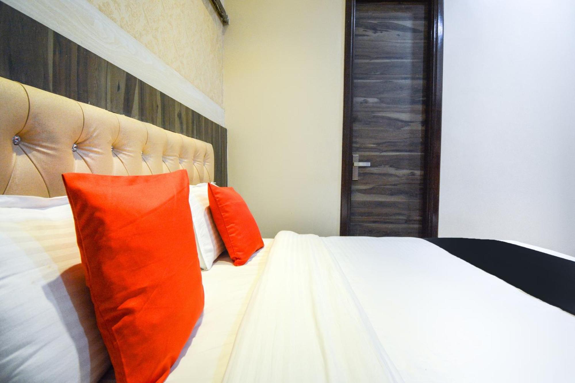 Capital O Moments Inn Amritsar Extérieur photo
