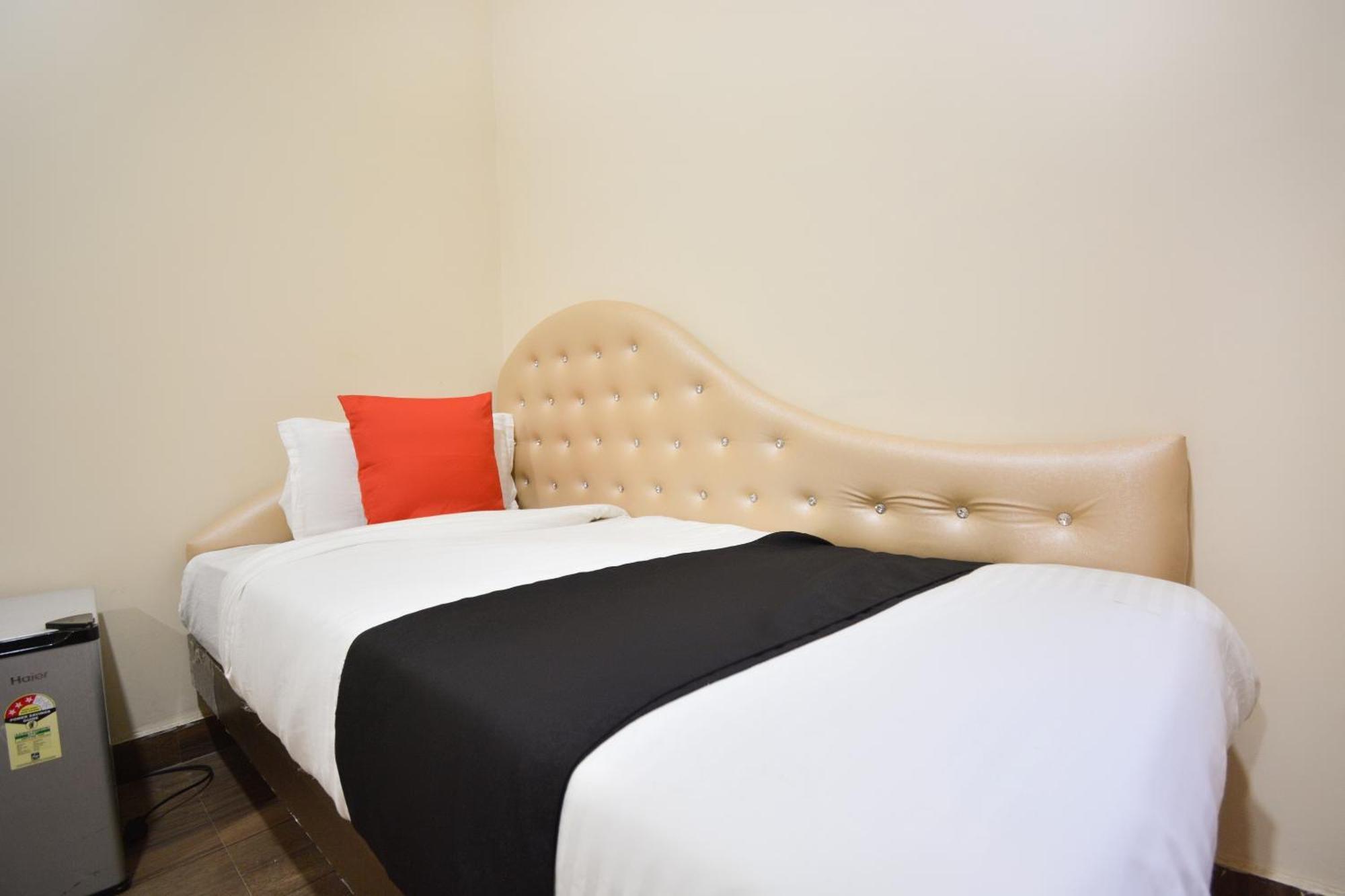 Capital O Moments Inn Amritsar Extérieur photo