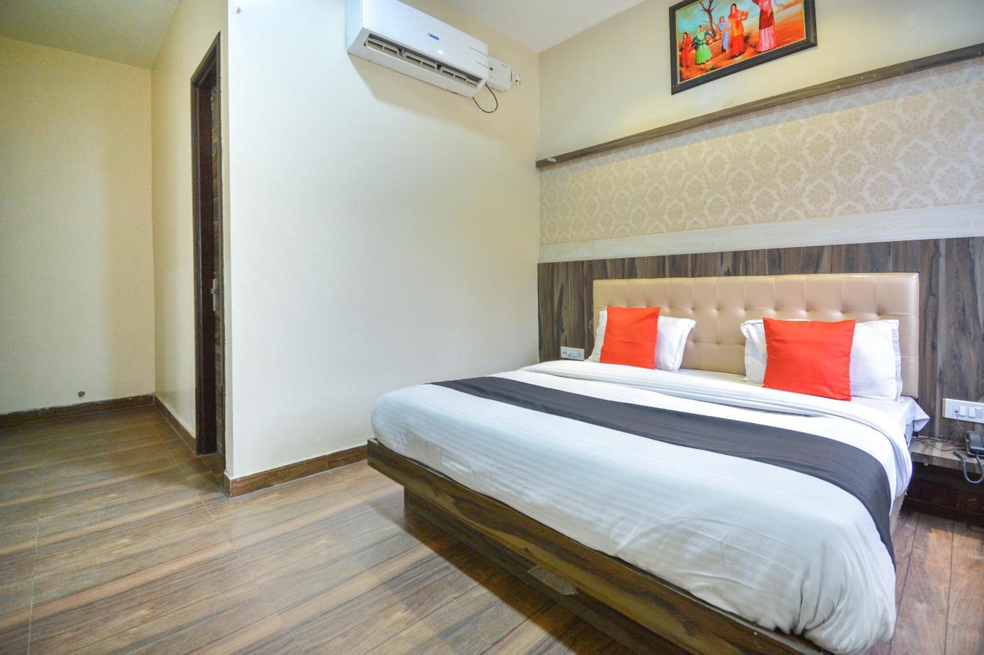 Capital O Moments Inn Amritsar Extérieur photo