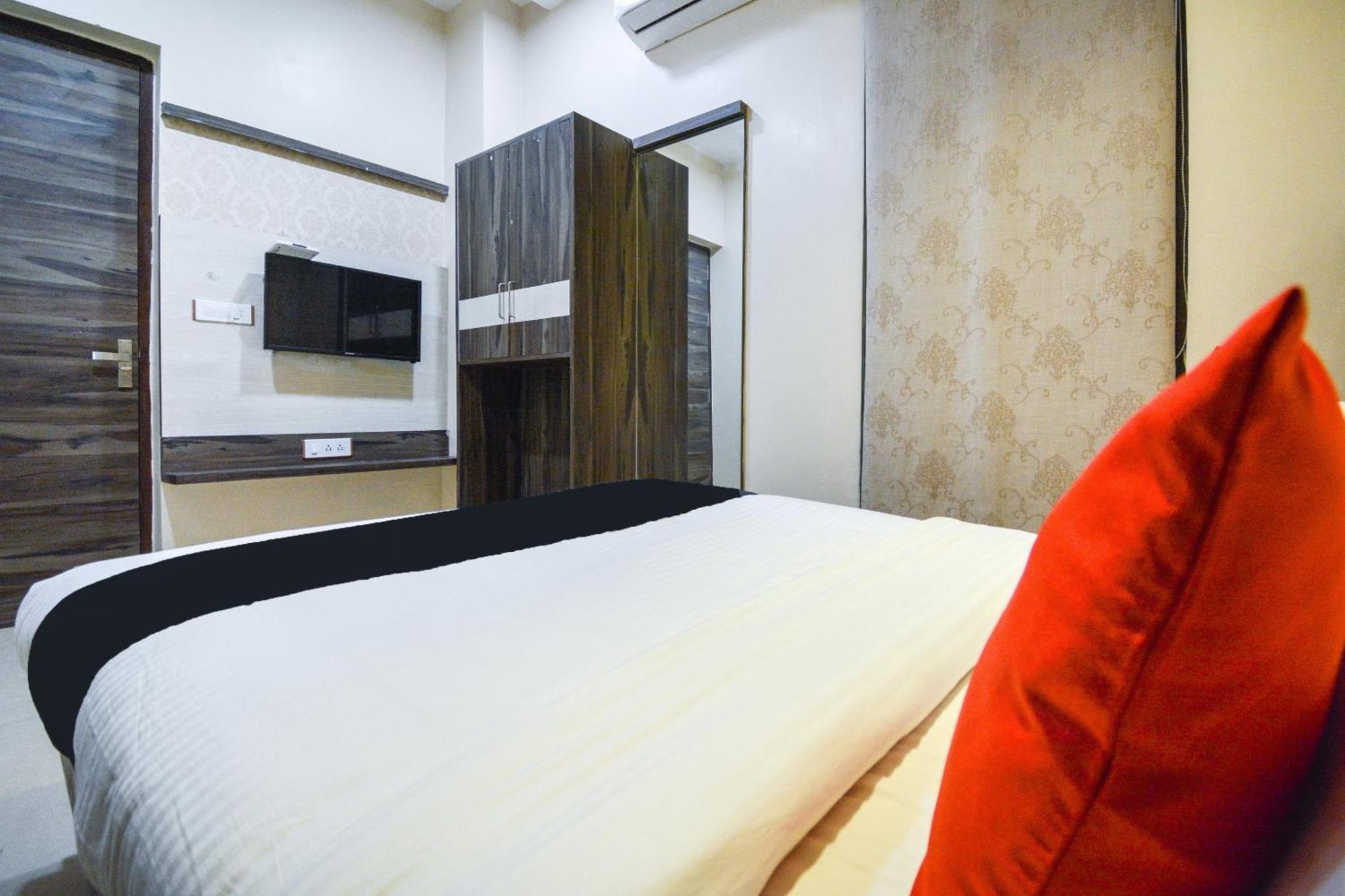 Capital O Moments Inn Amritsar Extérieur photo