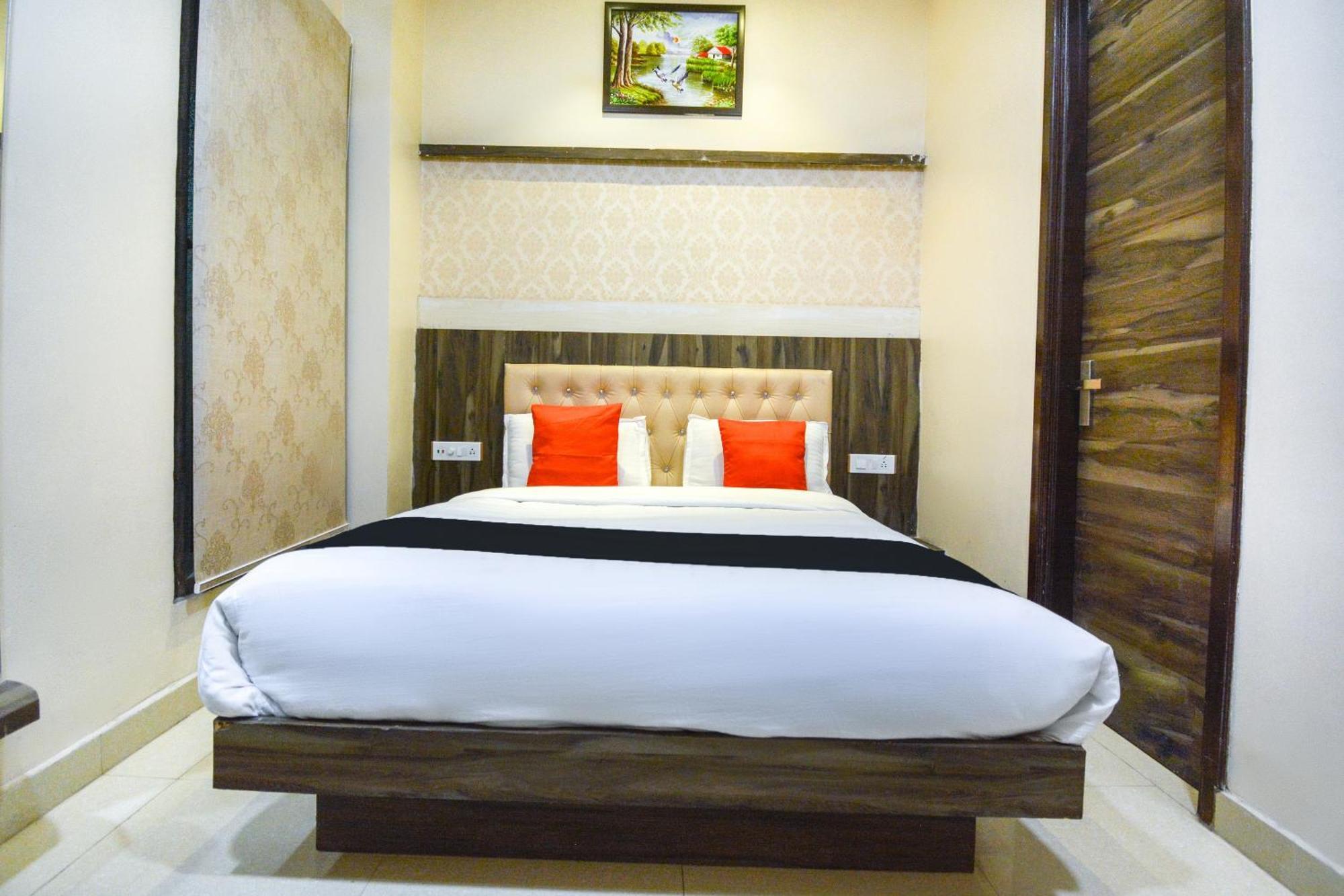 Capital O Moments Inn Amritsar Extérieur photo